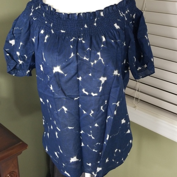 Top - Picture 2 of 2